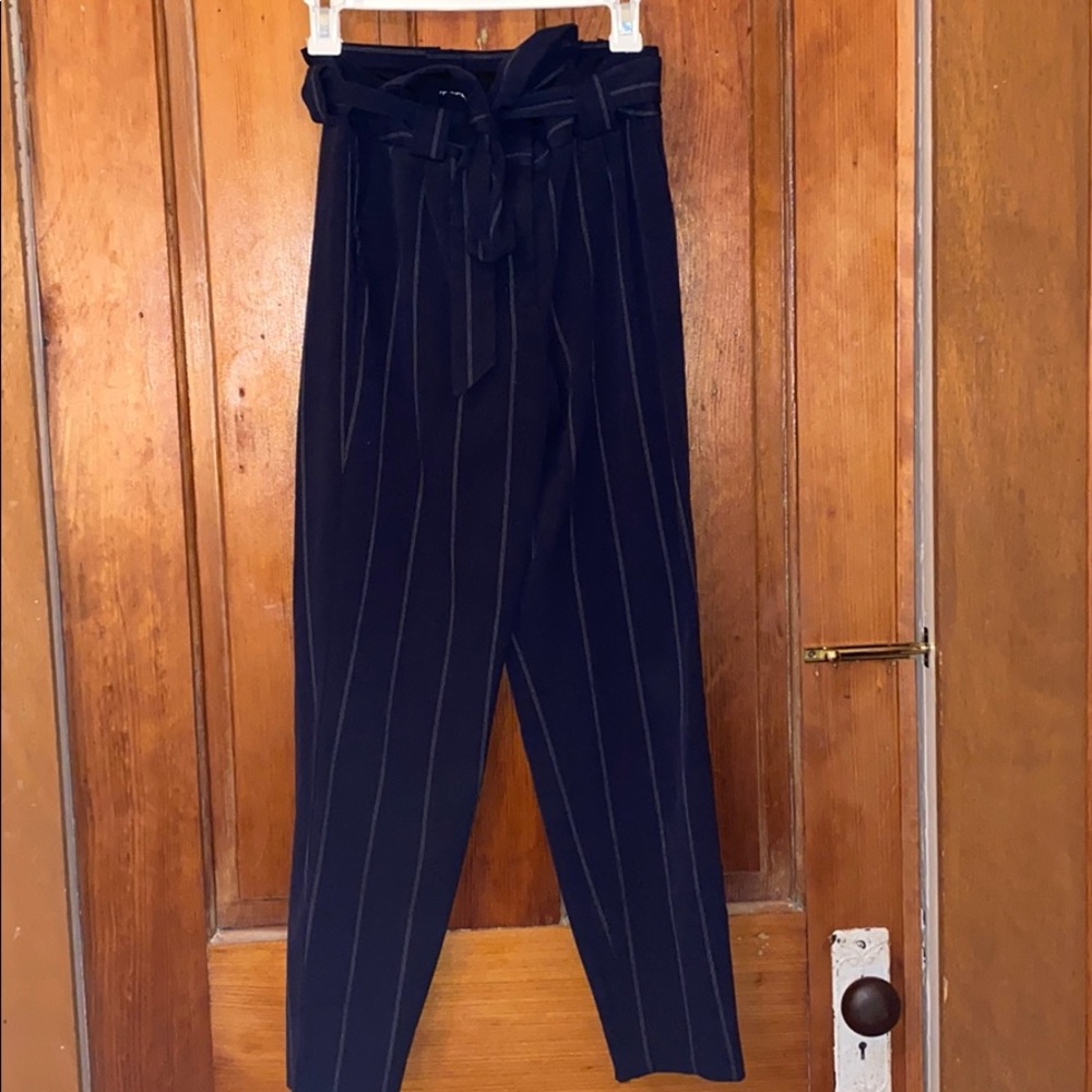 EXPRESS Navy blue pin striped pants with bow